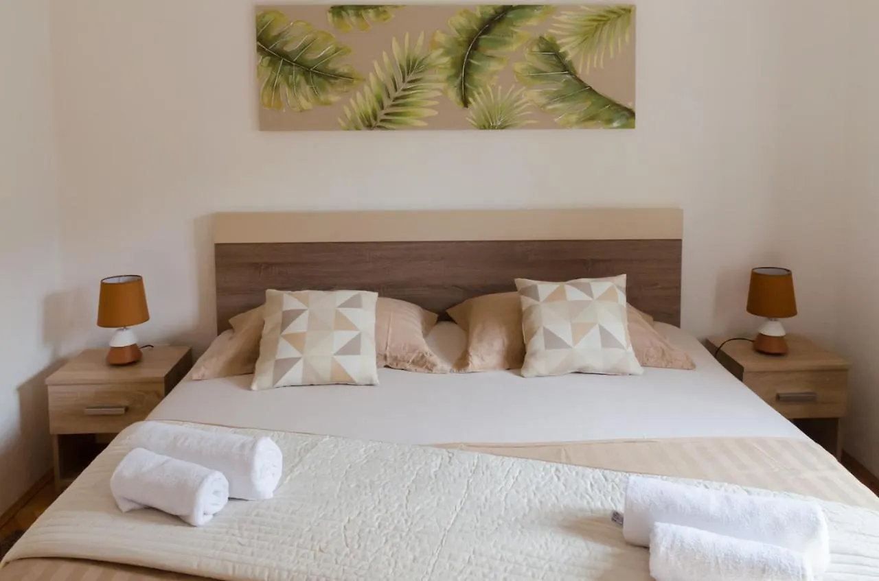 Summer Dream Directly At The Sea Trogir Apartment